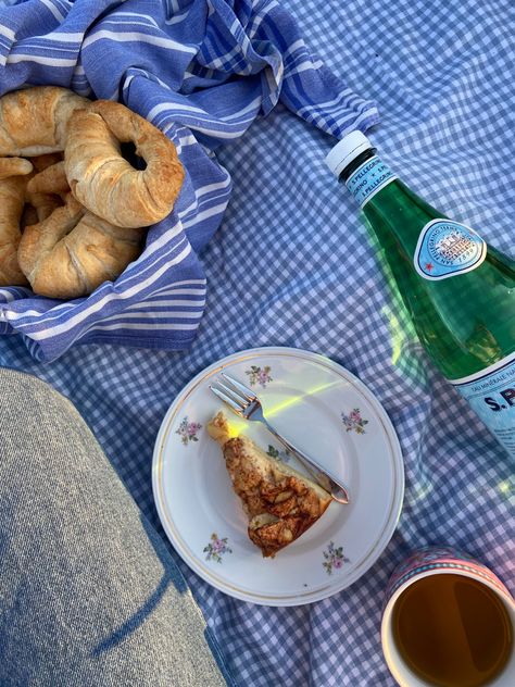 Picnic Blue Aesthetic, Blue Theme Picnic, Blue Picnic Aesthetic, Purple Picnic, Blue Neighborhood, Beige Collage, Themed Picnic, Blue Picnic, Blue Neighbourhood