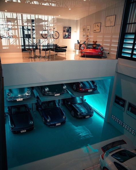 Wallpaper Carros, Architecture Classic, Garage Loft, Cool Garages, Car Barn, Garage Style, Luxury Garage, House Games, Architecture Model House