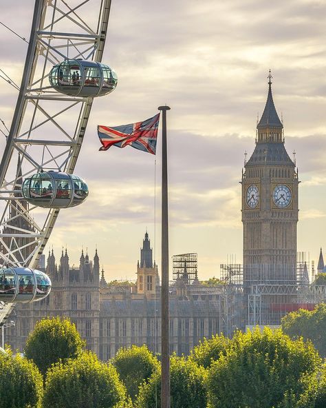 The Big Ben & The London Eye, London.- London In 2 Days, Britania Raya, England Aesthetic, Kentish Town, London Dreams, Fotografi Kota, Beautiful London, City Of London, Things To Do In London