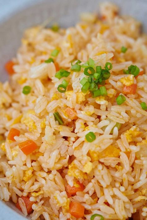 Benihana Fried Rice (Copycat Recipe) Benihana Fried Rice, Shrimp Fried Rice Recipe, Egg Rice, Fried Rice Recipe Easy, Rice Side Dish Recipes, Homemade Chinese, Delicious Veggies, Chicken Shrimp, Rice Side Dishes