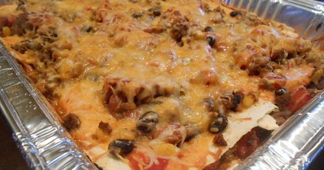 Mexican Pizza Casserole, Southern With A Twist, Mexican Pizza, Skillet Dishes, Best Casseroles, Pizza Casserole, How To Cook Beef, Tex Mex Recipes, Quick Weeknight Meals