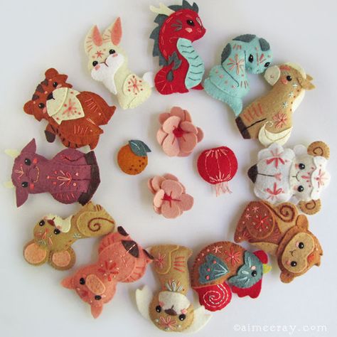 Year of the Dog Crafts Chinese New Year Zodiac, Baby Mobil, Felt Animal Patterns, Felt Owl, Animal Sewing Patterns, Sewing Stuffed Animals, Felt Patterns, Plush Pattern, Finger Puppets