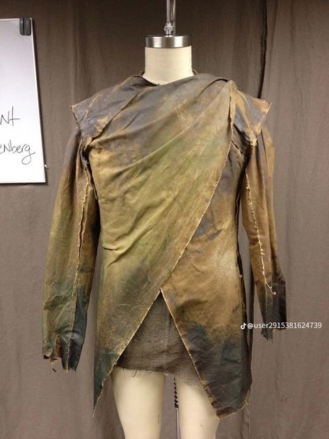 Post Apocalyptic Clothing, Apocalyptic Costume, Apocalypse Fashion, Post Apocalyptic Costume, Apocalyptic Clothing, Textured Fabrics, Distressed Fabric, Post Apocalyptic Fashion, Medieval Clothes