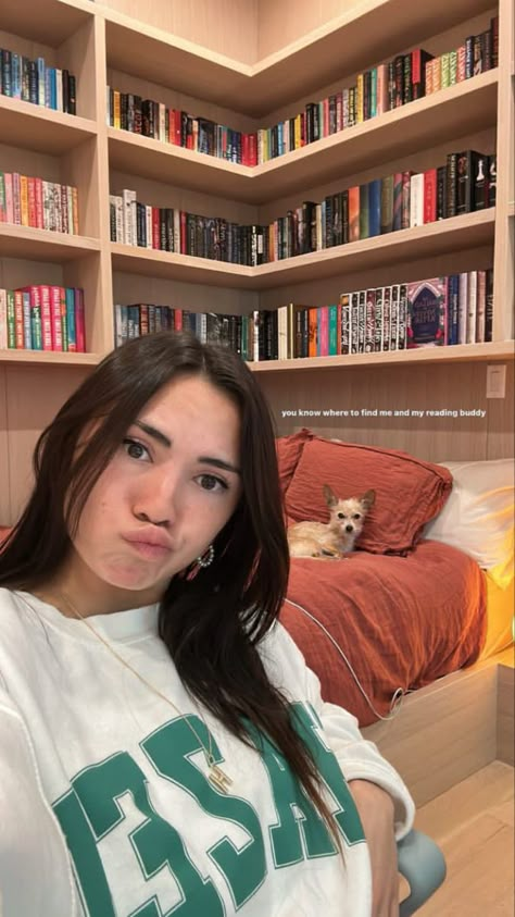 haley pham
haley
booktube
booktok
books Hayley Pham, Ryan Trahan, Book Besties, Book Bedroom, Dream Home Library, Haley Pham, 13 Year Girl, Photos Dump, Book Girlies