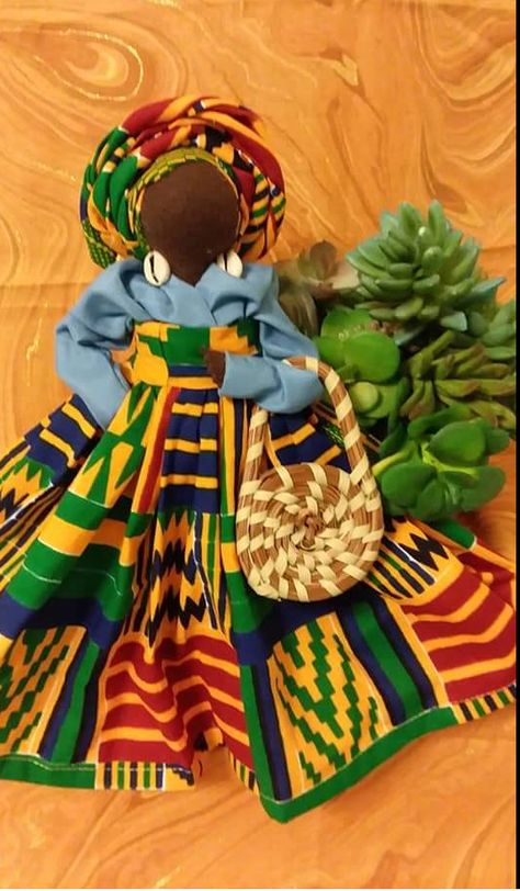 Diy African Dolls, African Dolls Handmade, Black Folk Art Dolls, Gullah Art, Black Southern Belle, Black Folk Art, African Christmas, Potpourri Recipes, Afrocentric Fashion