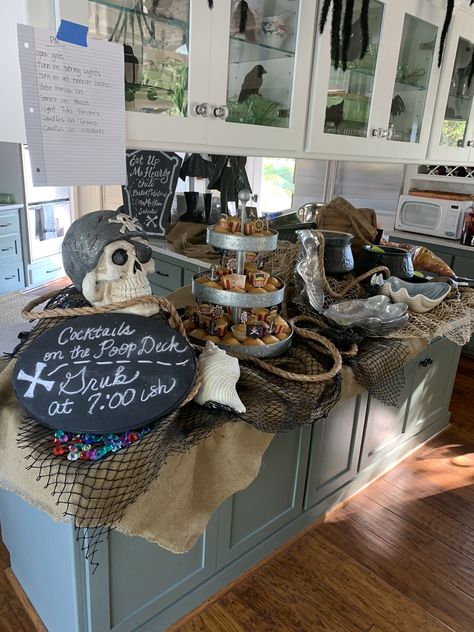 Captain Morgan Party Theme, Shipwreck Party Theme, Pirate Tablescape, Pirate Party Decorations Diy, Shipwreck Halloween, Shipwrecked Party, Adult Pirate Party Ideas, Clue Night, Pirate Party Centerpieces