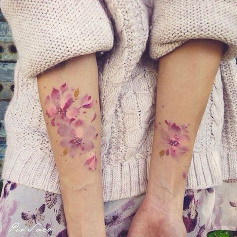 Tatouage aquarelle grand Watercolor Tattoo Flower, Disney Tattoo, Tatuaje A Color, Blossom Tattoo, Botanical Tattoo, Diy Tattoo, Nature Tattoos, Trendy Tattoos, Love Tattoos