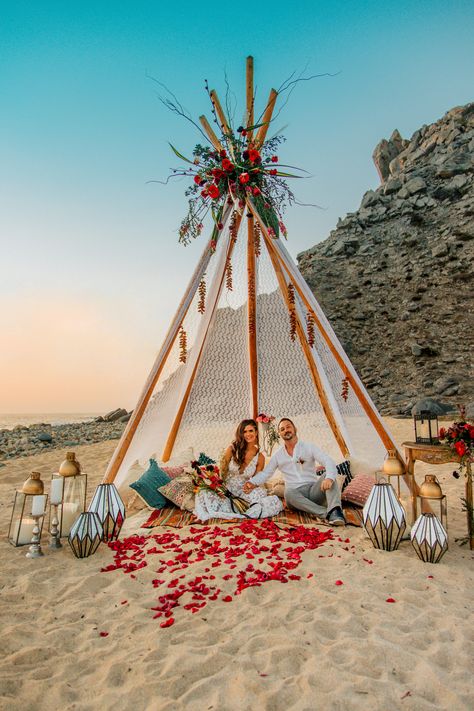 Haldi Theme, Beach Dinner Parties, Beach Wedding Ceremony Arch, Romantic Beach Picnic, Teepee Wedding, Boho Tent, Night Picnic, Wedding Setup, Maternity Photography Poses Pregnancy Pics