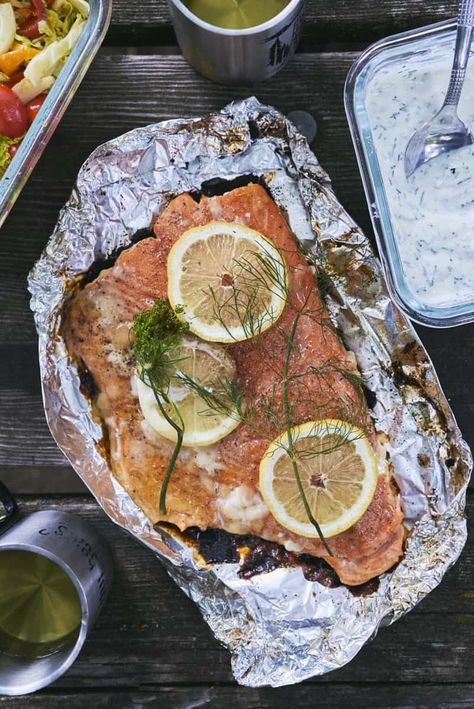 Campfire Salmon with Lemon-dill Yogurt Sauce - Redwood Kitchen Campfire Salmon, Sauces For Salmon, Slow Cooked Salmon, Best Sauces, Campfire Recipes, Classic Pasta Salad, Foil Packet Dinners, Cook Salmon, Dill Salmon