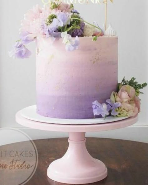 Purple Pink Ombre Cake, Pink Purple Princess Cake, Lilac Colored Cake, Lavender First Birthday Cake, Bridal Shower Cake Lavender, Lavender Ombre Cake, Pastel Purple Party Decor, Pink And Purple Marble Cake, Lilac Bridal Shower Cake