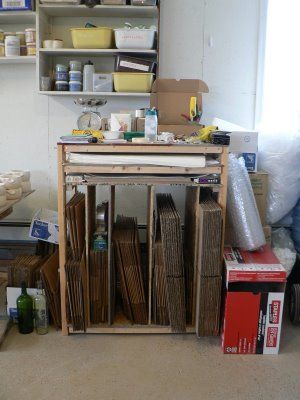 StudioÉLAN. So many great diy storage ideas for pottery studios! Lots of photos! Studio Storage, Packing Station, Ceramics Studio, Garage Office, Astuces Diy, Ceramic Workshop, Studio Organization, Clay Studio, Office Crafts