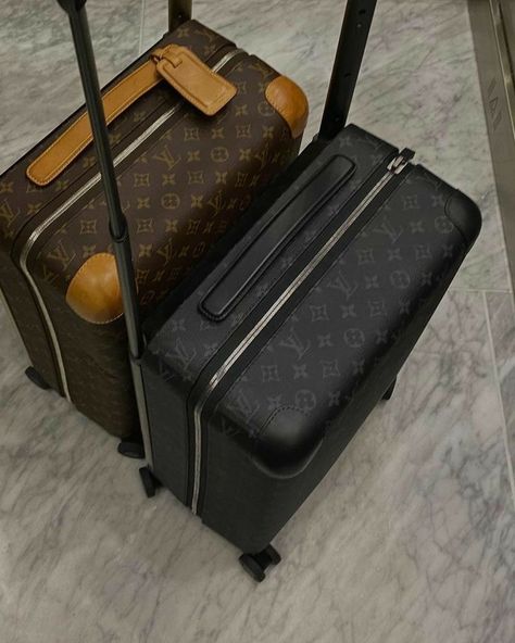 Lv Suitcase, Capas Samsung, Cute Luggage, Handbag Essentials, Rich Girl Lifestyle, Paris Mode, Luxury Lifestyle Dreams, Bag Suitcase, Luxury Purses