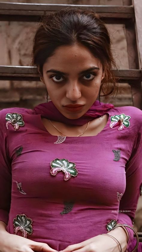 Sobhita Dhulipala, Cute Outfits With Leggings, Actress Without Makeup, Seductive Clothes, Beautiful Smile Women, Desi, Quick Saves