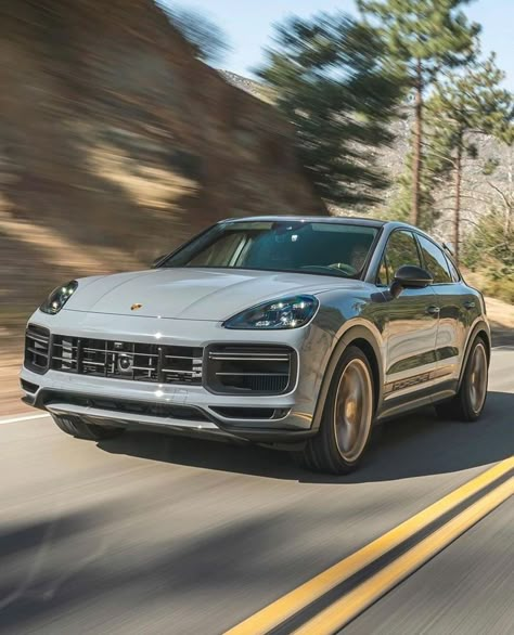 Car Porsche Luxury, New Porsche Cayenne, Grey Porsche Cayenne, Porsche Suv Aesthetic, Porches Cayenne, Porsche Cayenne Aesthetic, Porsche 2022, Porsche Cayenne 2023, Porsche Cayenne Interior