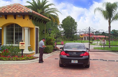 7 Benefits of Living in a Guard Gated Community Places In The Community, Different Types Of Houses, Guard House, Community Housing, Luxury House Plans, Good Environment, State Of Florida, Private Sector, Types Of Houses