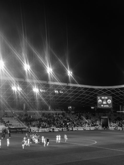 football, black and white aesthetic Black And White Football Aesthetic, Black Football Aesthetic, Dark Soccer Aesthetic, Football Aesthetic Black And White, Board Night, Black And White Football, Soccer Photography, Royal Elite, Gentleman Aesthetic