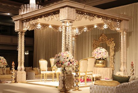 Hindu Wedding Decor, Vidhi Mandap, Shaadi Decor, Hindu Wedding Decorations, Indoor Wedding Decorations, Indian Wedding Decorations Receptions, Mandap Decoration, Mandap Design, Reception Stage Decor