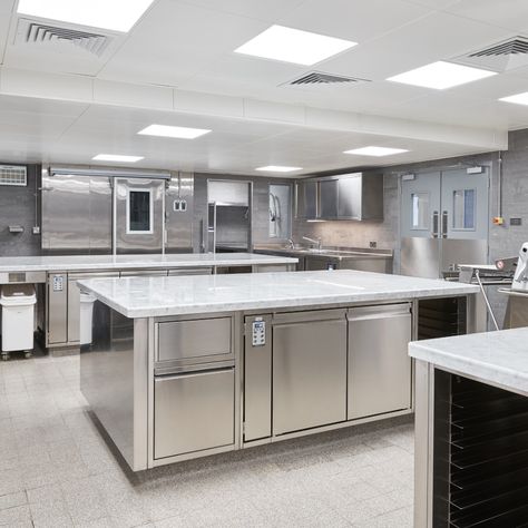 Small Commercial Kitchen, Park Lane Hotel, Commercial Kitchen Design, Stainless Steel Fabrication, Kitchen Projects Design, Pastry Kitchen, Bakers Kitchen, Wood Worktop, Bakery Design Interior