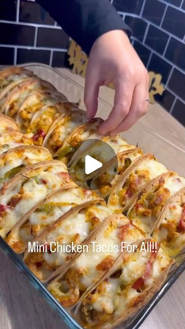 Mini Chicken Tacos, Mini Tacos, Carol Of The Bells, Curry Spices, Lindsey Stirling, Ground Beef Recipes For Dinner, Chicken Spices, Dandelion Recipes, Beef Recipes For Dinner