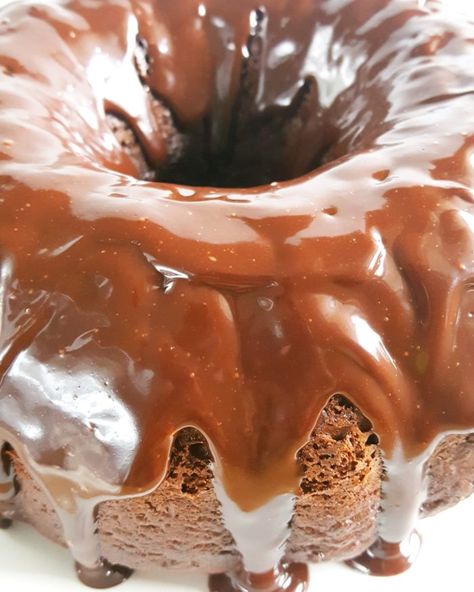 Chocolate Pudding Sour Cream Bundt Cake (Boxed Mix) | Beat Bake Eat Cake Recipe With Sour Cream, Sour Cream Chocolate Cake, Chocolate Pudding Cake, Cake Mix Desserts, Chocolate Bundt, Sour Cream Recipes, Sour Cream Cake, Chocolate Bundt Cake, Bundt Cakes Recipes