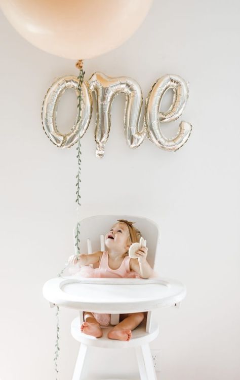 1st Birthday Party Picture Ideas, Simple Cute First Birthday, Small 1 Year Birthday Party, First Birthday Party Photography, 1st Birthday Girl Simple, Neutral First Birthday, One Balloon 1st Birthdays, Small 1st Birthday Party Ideas, 1th Birthday Girl