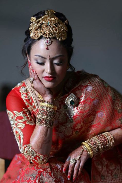 Traditional Newari Accessories "luswah " Newari Jewelry, Newari Wedding, Newari Culture, Nepali Bride, Saree Pose, Nepali Jewelry, Gold Makeup Looks, Bride Photography Poses, Saree Poses