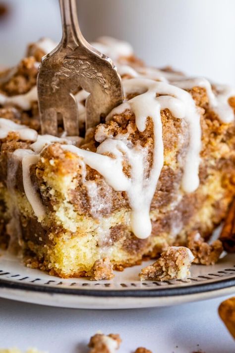 Coffee Cake Recipes Easy, The Food Charlatan, Streusel Coffee Cake, Cinnamon Coffee Cake, Sour Cream Coffee Cake, Coffee Cake Recipe, Food Charlatan, Cinnamon Coffee, Gateaux Cake