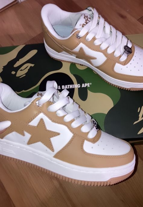 Bape Shoes Outfit, Bape Star, Bapesta Shoes, Bape Shoes, Bape Sneakers, Air Force One Shoes, Pretty Sneakers, Trendy Shoes Sneakers, Preppy Shoes