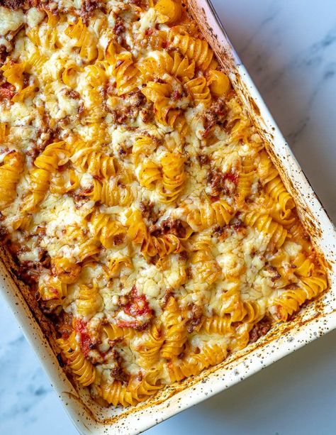 Baked Pasta Bolognese, Chicken Bolognese Pasta, Bolognaise Pasta Bake, Baked Bolognese Pasta, Pasta Oven Recipes, Oven Baked Pasta Dishes, Pasta In Oven Recipes, Mince Pasta Recipe, Oven Pasta Bake