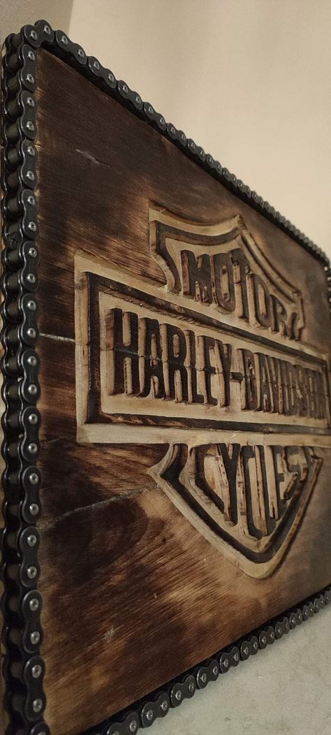 Harley Davidson House Decor, Harley Davidson Wood Projects, Harley Davidson Wood Signs, Harley Davidson Wood Burning, Biker Home Decor, Harley Davidson Room Ideas, Motorcycle Home Decor, Harley Davidson Crafts Homemade, Harley Davidson Diy Projects