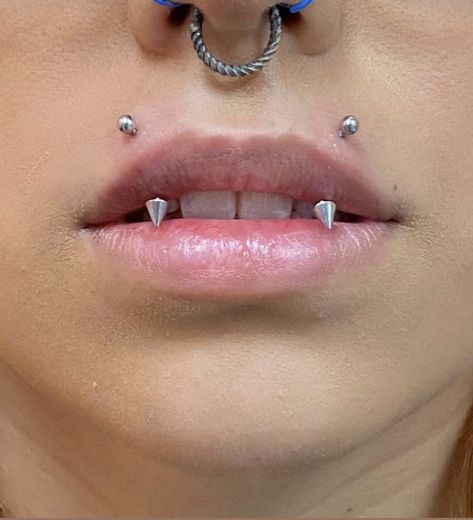 Fang Piercing, Vampire Piercing, Angel Fangs, Cool Piercing, Be Unstoppable, Face Piercings, Cool Piercings, Facial Piercings, Cute Piercings