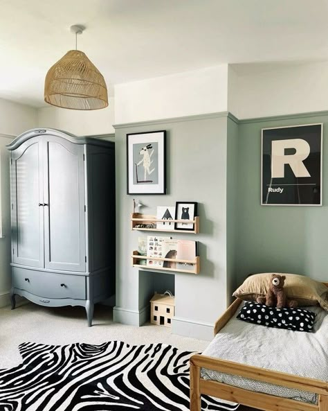 Box Room Ideas, Wall Molding Ideas, Childrens Bedroom Ideas, Shared Kids Bedroom, Molding Ideas, Road Kids, Kitchen Colour Schemes, Decorating Advice, Painted Front Doors