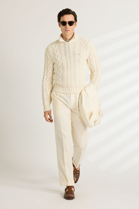 Ralph Lauren Spring 2025 Menswear https://www.vogue.com/fashion-shows/spring-2025-menswear/ralph-lauren/slideshow/collection#6 Date Outfits For Men, Coffee Date Outfits, Gentleman Outfit, Ralph Lauren Menswear, Outfits Hombre, Cream Knit Sweater, Blue Plaid Shirt, Menswear Fashion Show, Ralph Lauren Purple Label