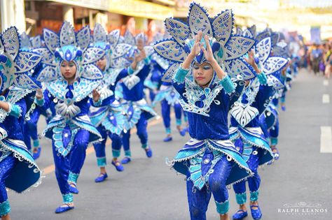 Sinulog Festival Costume Diy, Sinulog Festival Costume, Sinulog Festival, Carnaval Ideas, Disfraces Ideas, Ideas Carnaval, Recycled Costumes, Festival Dance, Fantasy Genre