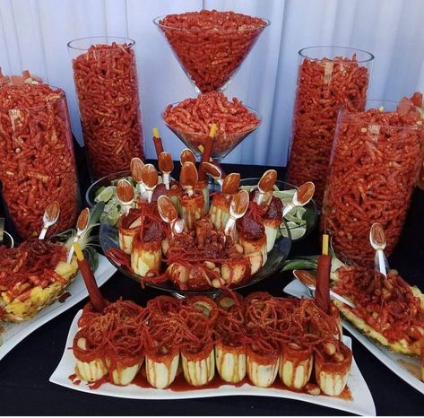 Quincenera Snack Table Ideas, Red Candy Table Ideas, Red Quince Snack Table, Snack Table Quinceanera, Mexican Candy Table Ideas Quinceanera, Food For Quince, Quince Snack Bar, Quinceanera Food Ideas Mexican, Quince Food Table