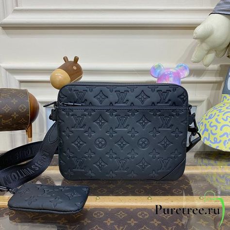 LV Trio Messenger Bag Black M46602 size 25 x 18.5 x 7 cm - puretree.ru Lv Trio Messenger, Lv Messenger Bag, Louis Vuitton Messenger Bag, Cowhide Fabric, Platform Shoes Sandals, Triangle Bag, Small Coin Purse, Round Bag, Clutch Pouch