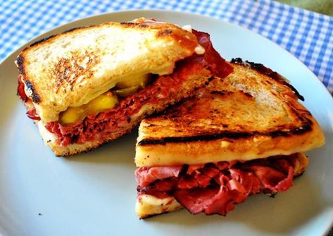 Pickles & pastrami make a perfect grilled cheese Pickles Sandwich, Latin Cafe, Grilled Cheese Panini, Grilled Cheese Sandwich Recipe, Yummy Sandwiches, Cheese Sandwich Recipe, Perfect Grilled Cheese, Hot Diggity Dog, Making Grilled Cheese