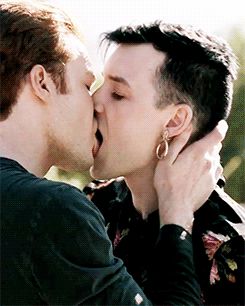 Kiss Boy, Gallavich Kiss, Ian Mickey, Gallavich Fanart, Gallavich Gif, Ian And Mickey Kiss, Shameless Ian And Mickey Wallpaper, Mickey Milkovich And Ian Gallagher, Gallavich Deleted Scene