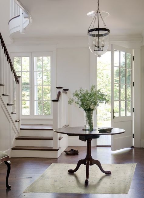 Four Square Homes, Entry Stairs, Staircase Remodel, Casa Country, British Colonial Style, Country Living Magazine, Casas Coloniales, Foyer Decorating, Entrance Foyer