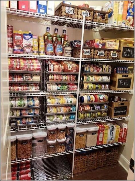 Desain Pantry Dapur, Small Pantry Organization, Pantry Organisation, Desain Pantry, Pantry Shelving, Small Pantry, Kitchen Organization Pantry, Kitchen Organization Diy, Kitchen Pantry Design