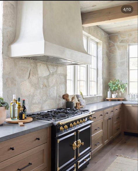 Light Stone Kitchen Backsplash, Texas Hill Country Kitchen Ideas, European Kitchen Backsplash, Limestone Backsplash Kitchen, European Kitchen Ideas, Modern European Kitchen, Villa Kitchen, European Kitchen Design, Stone Backsplash Kitchen