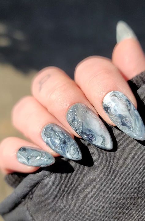 Crystal Marble Nails, Blue Geode Nails, Grey Marble Nail Designs, Gray Marble Nails, Grey Marble Nails, Blue Marble Nails, Beach Themed Nails, Marble Nail Designs, Graduation Nails