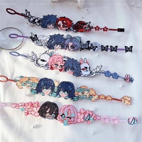 Demon Slayer Tokitou Muichirou, Demon Slayer Tokitou, Mitsuri Cosplay, Kawaii Bracelet, Cosplay Cartoon, Anime Crafts Diy, Embroider Ideas, Kanroji Mitsuri, Embroidered Bracelet