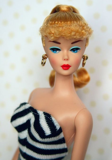 I love Mattel | Olga Noiret | Flickr 60s Barbie Makeup, Vintage Barbie Makeup, Barbie Corset, Vintage Barbie Hair, Barbie 1960s Vintage, Blonde Halloween, 1960s Barbie Illustration, Barbie Cosplay, Fanart References