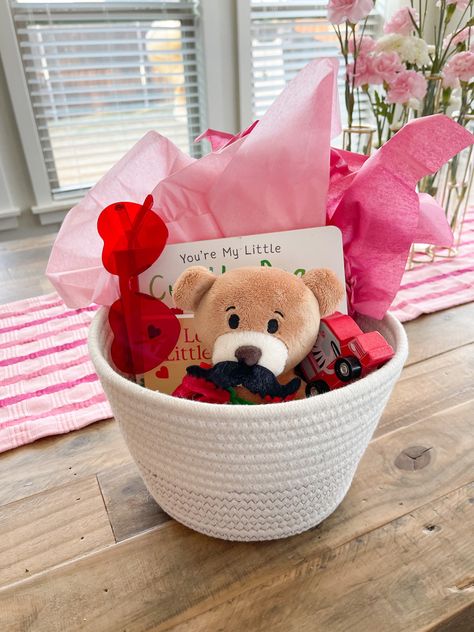 Bae Baskets Valentines Cheap, Bae Baskets Cheap, Valentine Stuffed Animals, Valentine Basket For Kids, Stuffed Animal Gift Basket, Baby Valentines Basket, Valentine Gift Baskets For Kids, Valentine’s Day Basket Ideas, Valentine’s Day Baskets For Kids