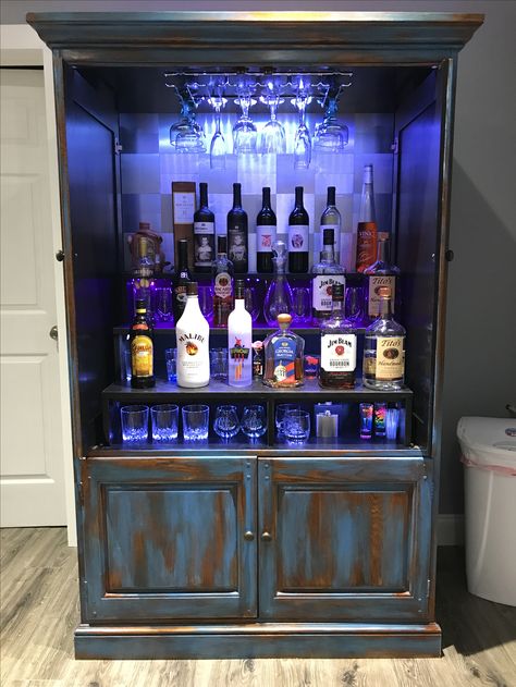 Alcohol Cabinet Ideas Rustic, Refurbished Liquor Cabinet, Rustic Liquor Cabinet Ideas, Refurbished Bar Cabinet, Diy Alcohol Cabinet, Diy Whiskey Cabinet, Whiskey Cabinet Ideas, Liquor Bar Ideas For Home, Alcohol Cabinet Ideas