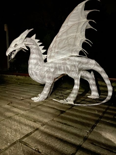 Dragon Lantern Diy, Dragon Lantern, Christmas Yard Art Dragon, Paper Lantern Sculpture, Dragon Art Installation, Dragon Garden Sculpture, Fish Lanterns, Sleeping Dragon Sculpture, Lantern Ideas