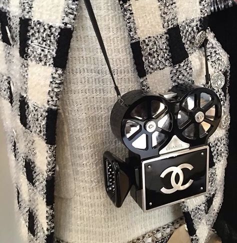 Chanel movie camera bag Coco Chanel Bags, Chanel Camera Bag, Pop Bag, Luxury Bags Collection, Anna Dello Russo, Kelly Bag, Chanel Accessories, Louis Vuitton Twist Bag, Arm Candy