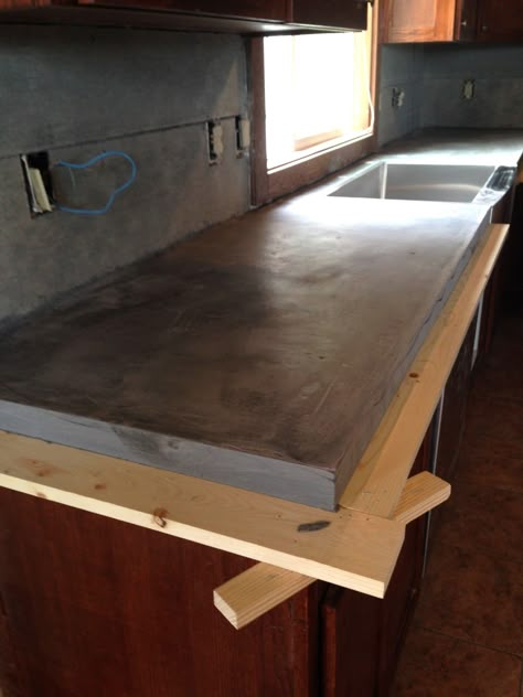 Concrete Countertop Forms, Countertop Concrete, Diy Concrete Counter, Concrete Counters, Laminate Countertop, Outdoor Kitchen Countertops, Concrete Countertop, Diy Concrete Countertops, Kabinet Dapur