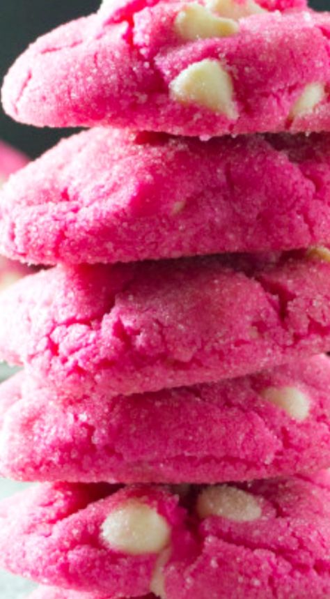 Pink White Chocolate Sugar Cookies ~ Crisp on the outside and soft and sweet on the inside Sugar Cookies Dipped In White Chocolate, Pink Deserts, Pink Sugar Cookies, Pull Apart Cakes, Easter Deserts, Sweet Biscuits, Fudge Pie, Peanut Butter Banana Muffins, Pink Desserts